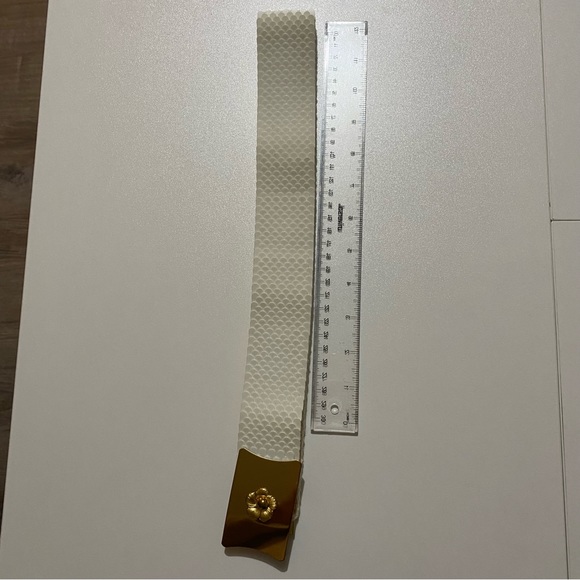 Vintage 1970’s-1980’s white fish scale elastic belt. - Picture 2 of 2